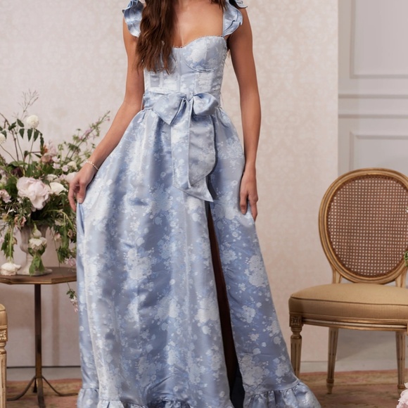 The Veronica Dress in Denim Blue Windsor - Picture 2 of 6